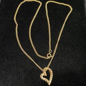 Vintage Gold Heart Pendant 20” chain Necklace